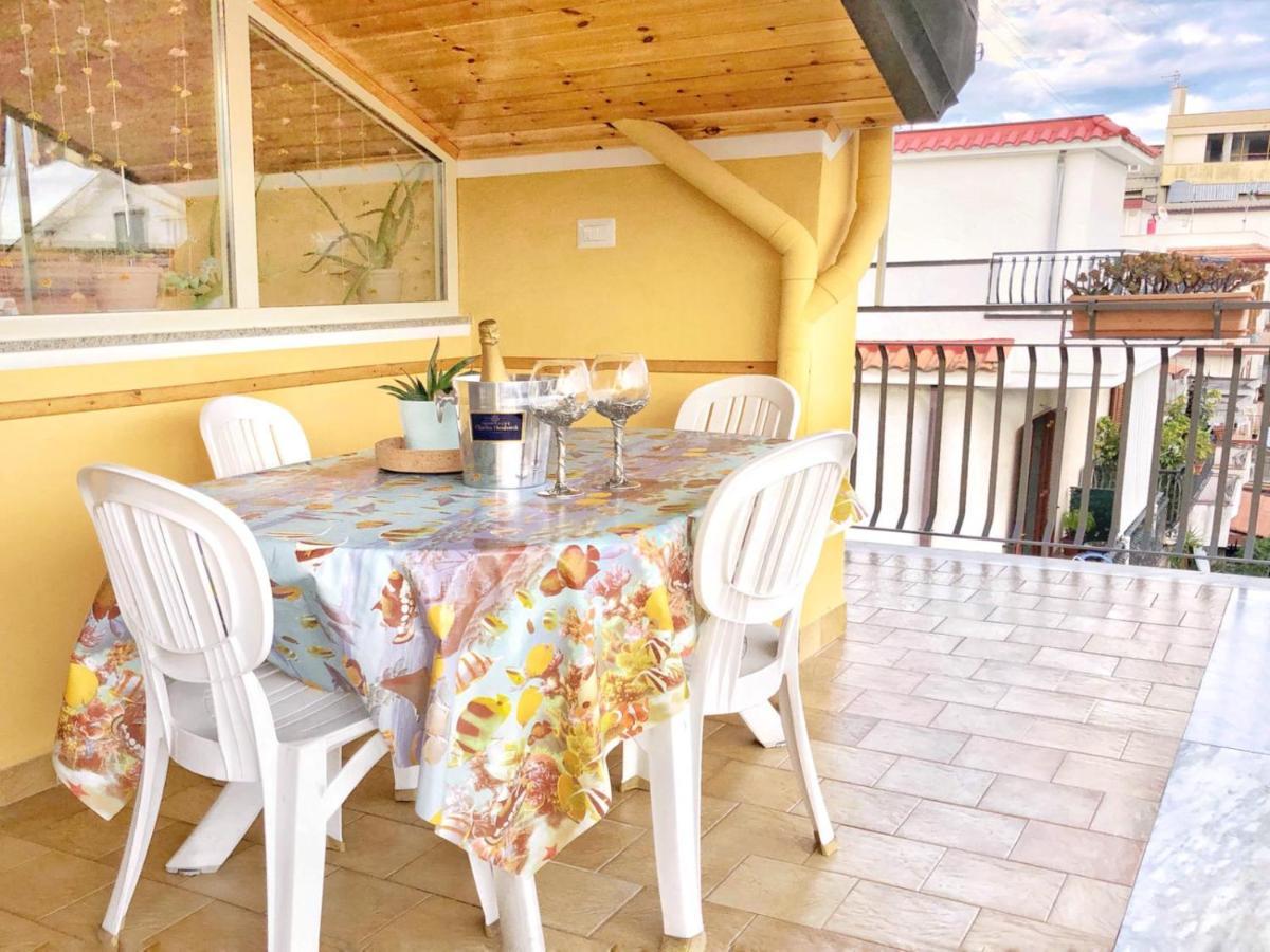 Apartamento Tiziana Giardini-Naxos Exterior foto