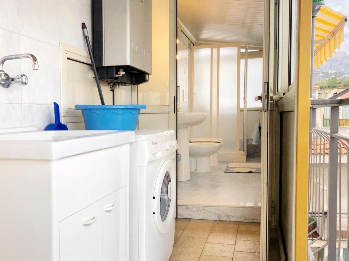 Apartamento Tiziana Giardini-Naxos Exterior foto
